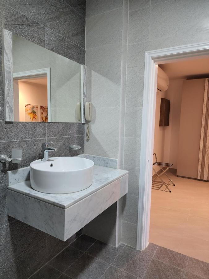 Imperial Suites Hotel Manama Zewnętrze zdjęcie