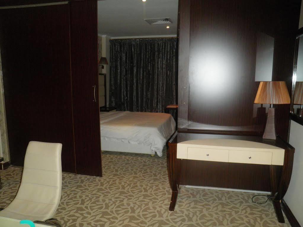 Imperial Suites Hotel Manama Zewnętrze zdjęcie