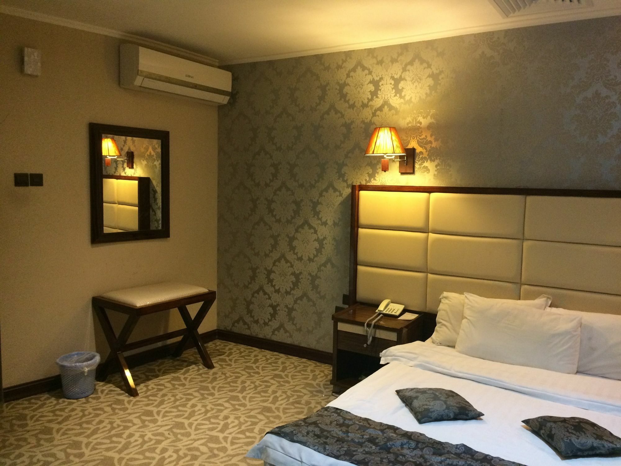 Imperial Suites Hotel Manama Zewnętrze zdjęcie